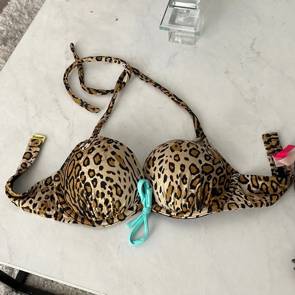 Leopard VS Bombshell Swim - Picture 1 of 4